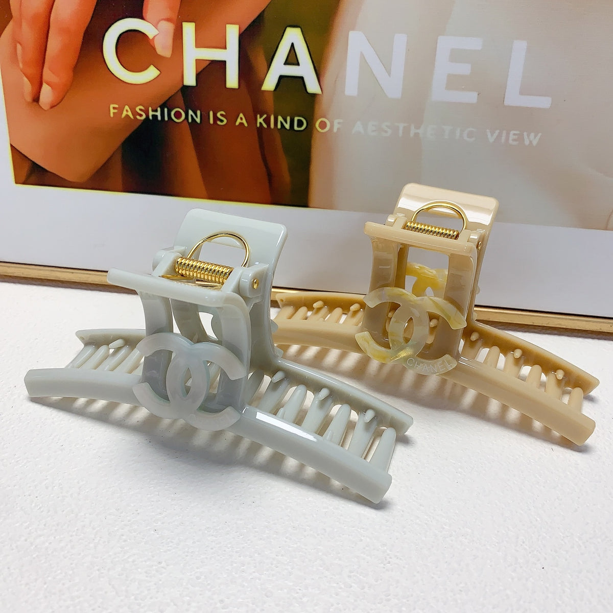 Signature Emblem Hair Clip – Design 008 front product view