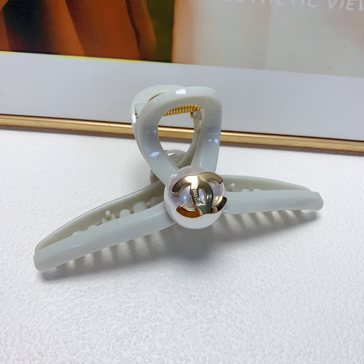 Pearl Hair Clip – Pearl Detail – Design 002 front product view