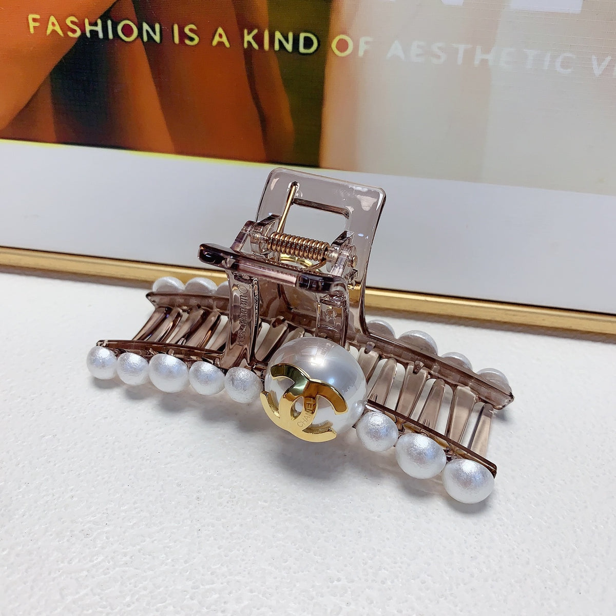 Pearl Hair Clip – Pearl Detail – Design 003 detail view