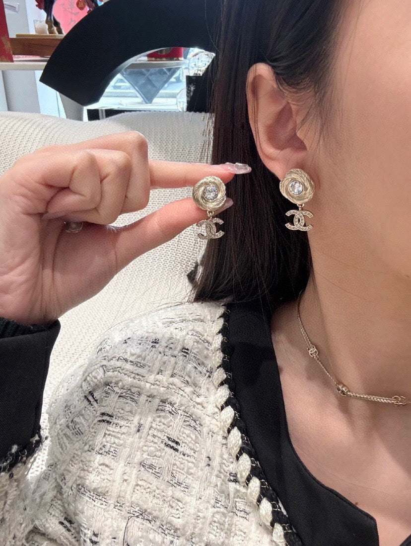 Double-C Emblem Stud Earrings in Gold-Tone – Design 013 close-up detail