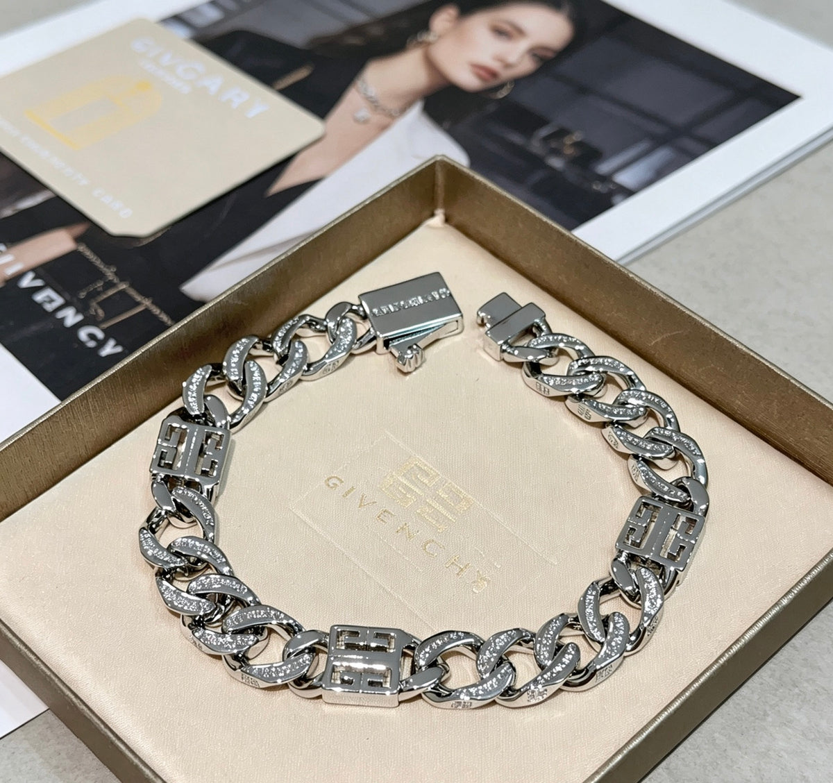Floral Bracelet in Gold-Tone – Design 009 side detail