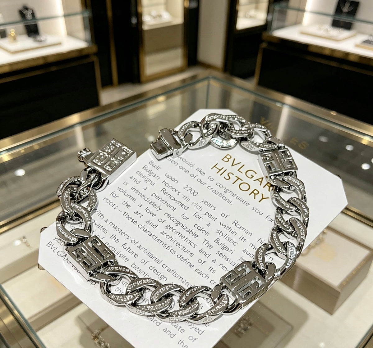 Floral Bracelet in Gold-Tone – Design 009 front product view
