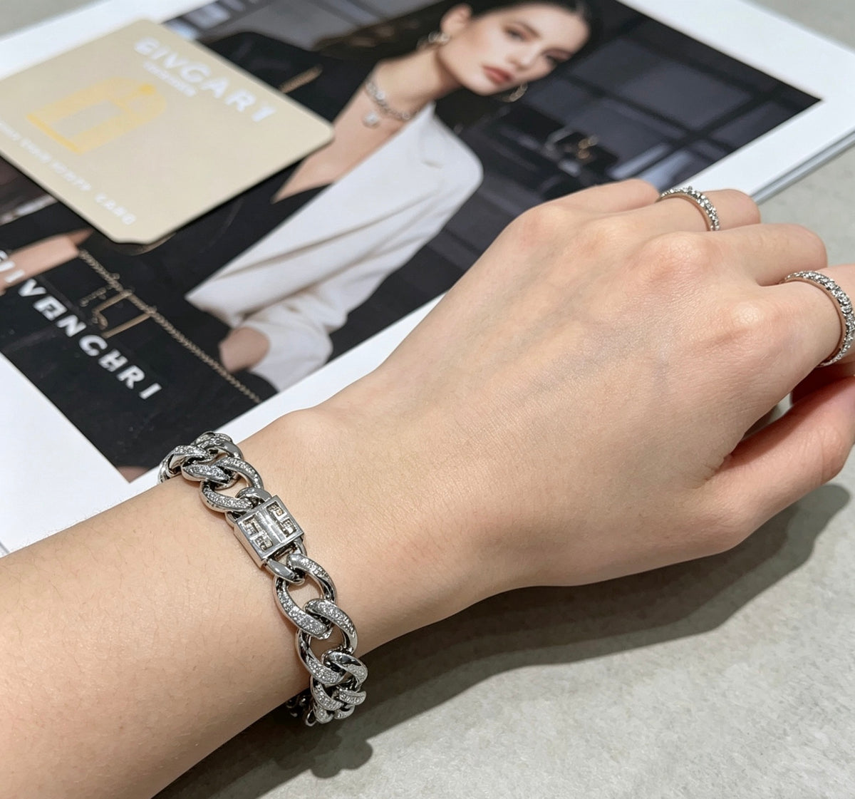 Floral Bracelet in Gold-Tone – Design 009 detail view