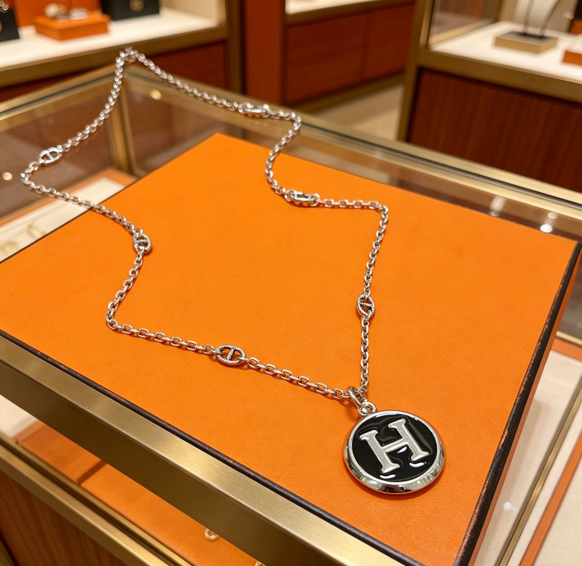 Toggle Pendant Necklace in Polished Metal-Tone – Toggle Detail – Design 026 front product view