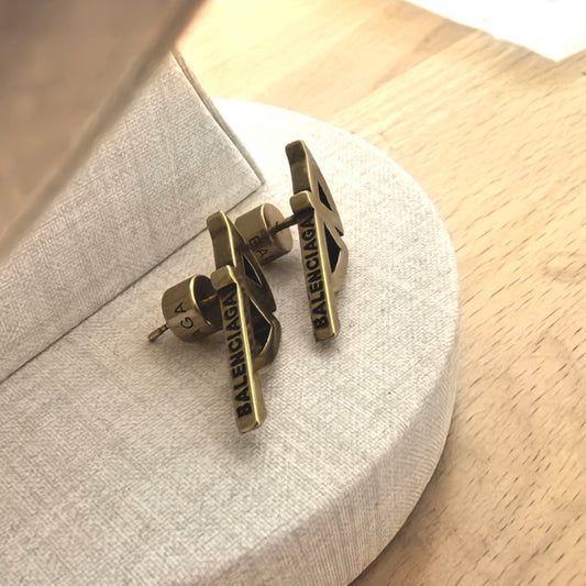 Ring Motif Statement Earrings in Gold-Tone – Vintage Detail – Design 002 main product view