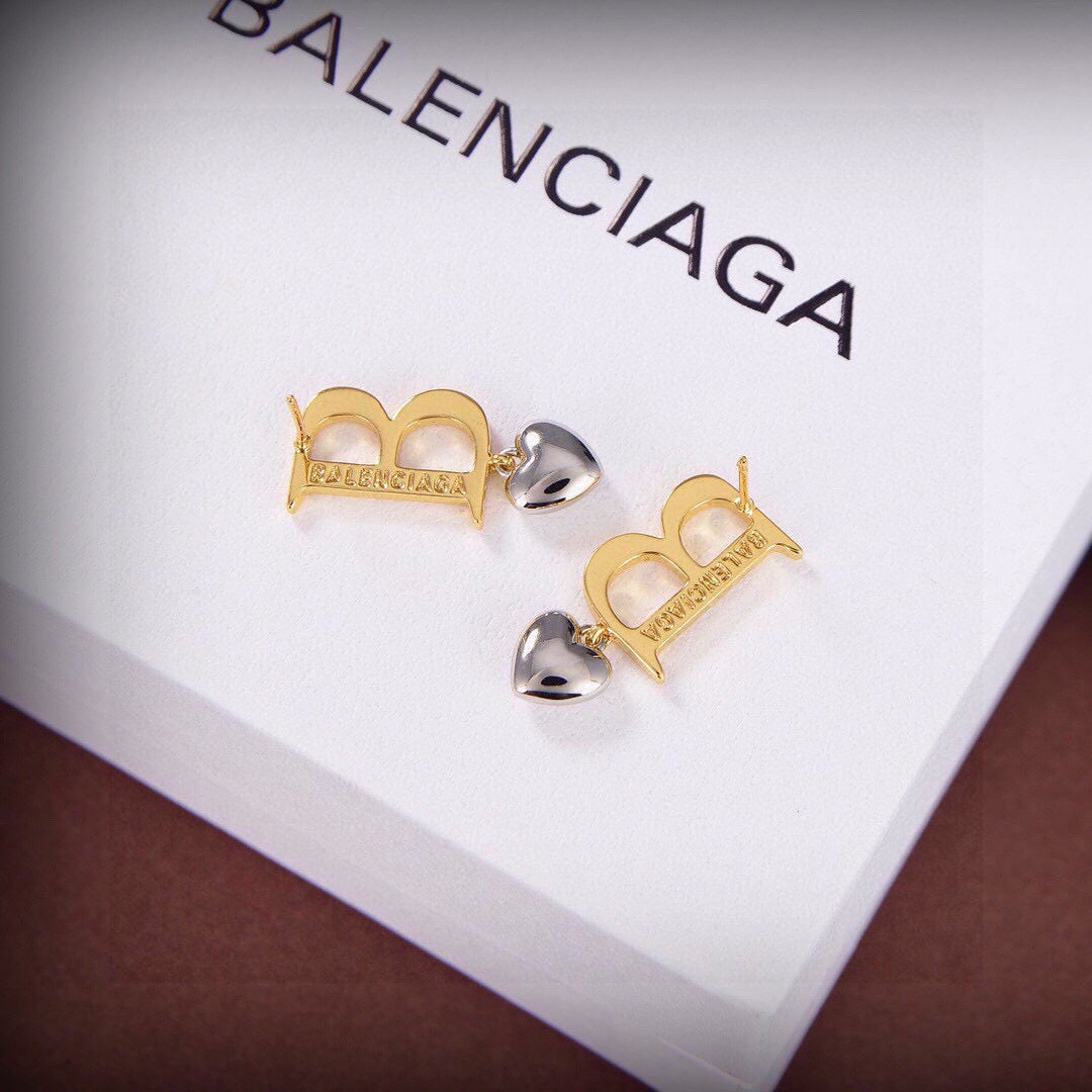 Ring Motif Stud Earrings in Polished Metal-Tone – Design 004 side detail