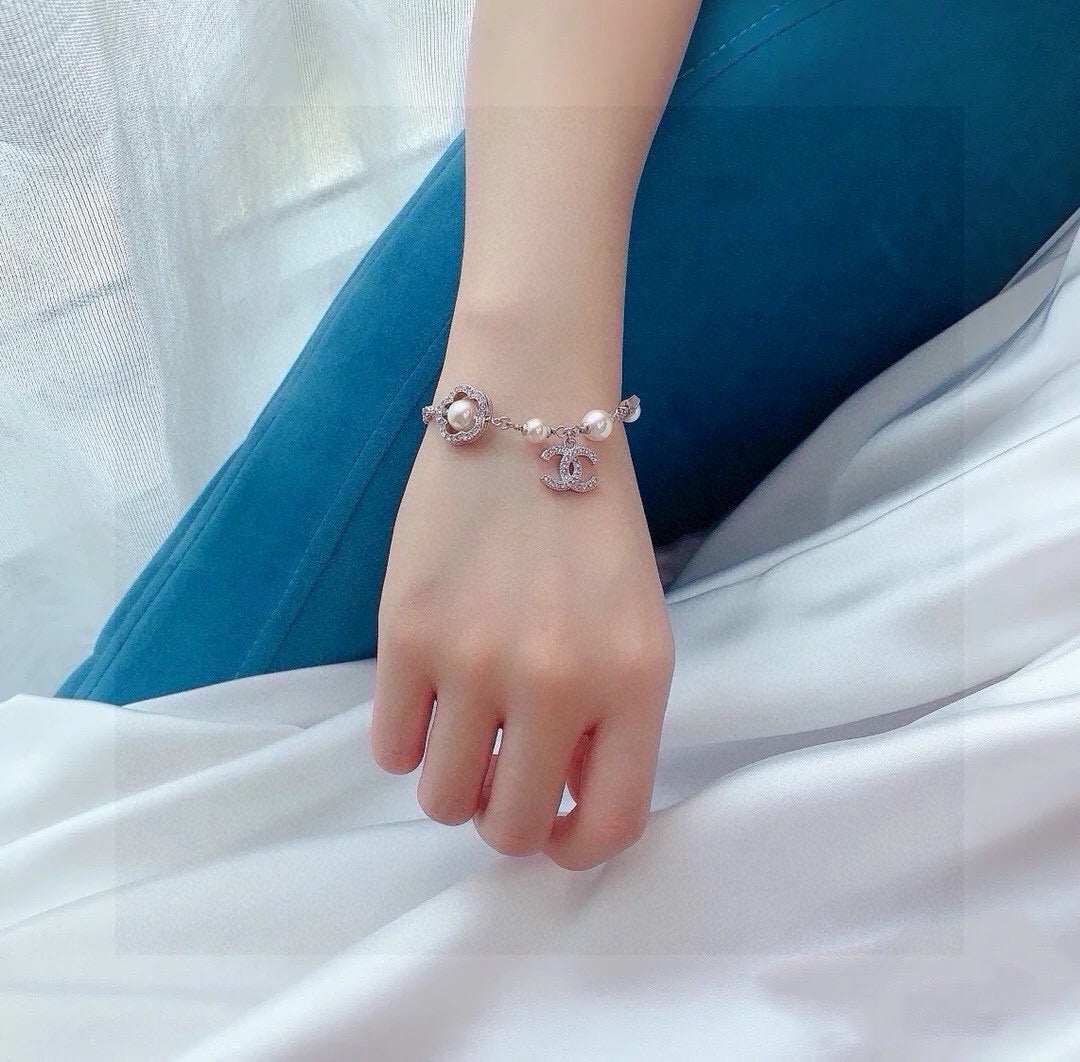 Camellia Bracelet in Polished Metal-Tone – Pearl Detail – Design 003 detail view