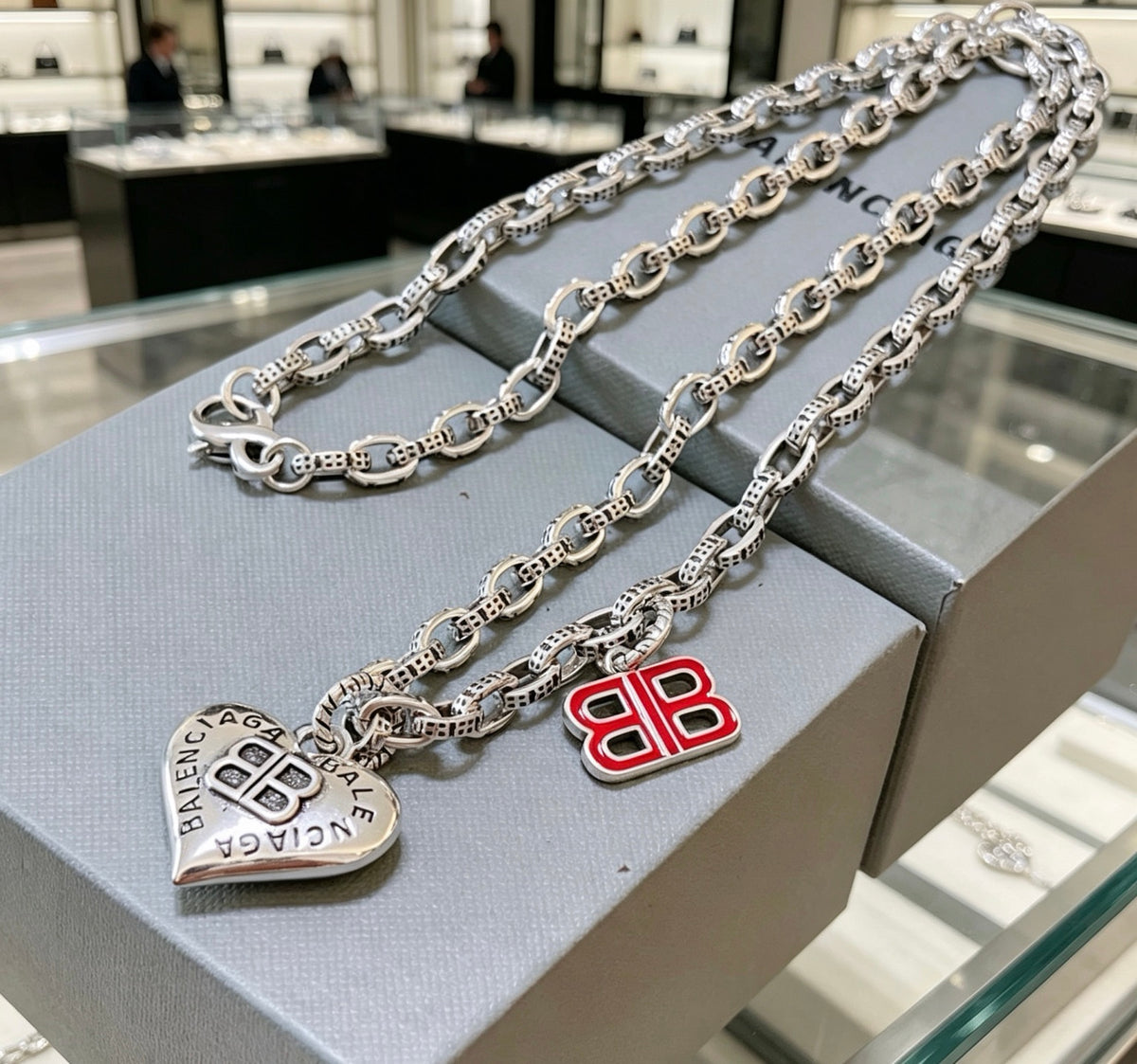 Geometric Emblem Pendant Necklace in Polished Metal-Tone – Vintage Detail – Design 055 side detail