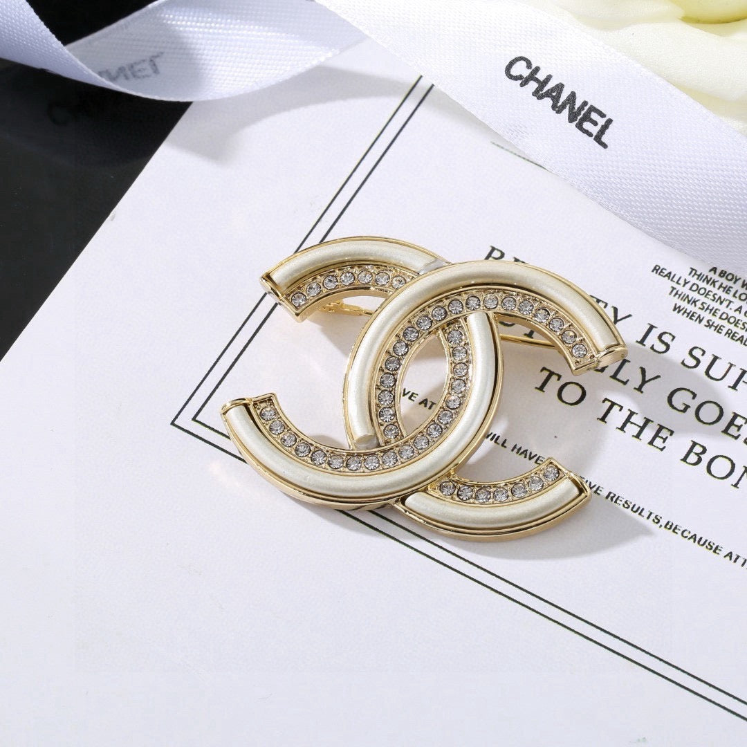 Double-C Emblem Brooch in Polished Metal-Tone – Design 021 front product view