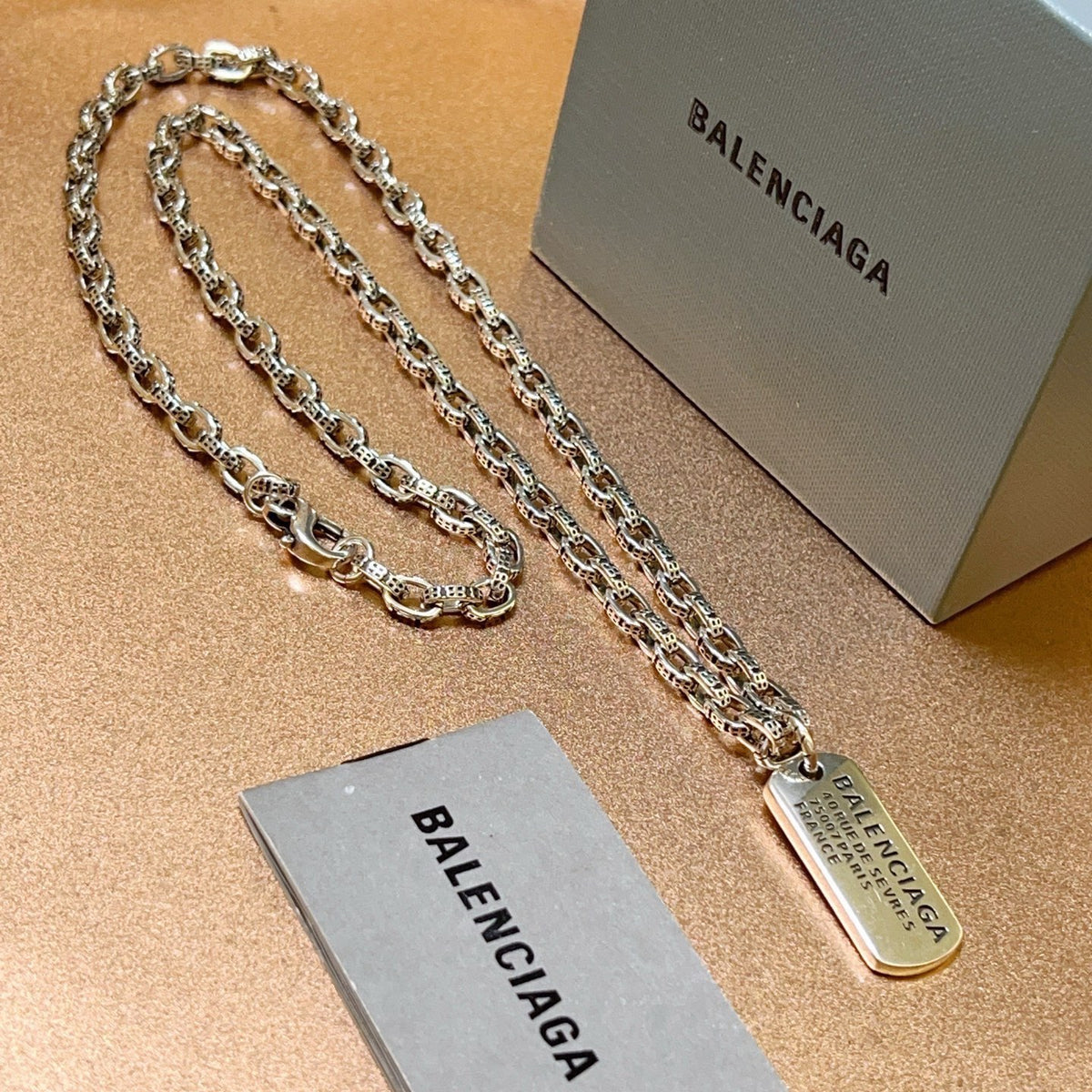 Geometric Emblem Pendant Necklace in Polished Metal-Tone – Vintage Detail – Design 049 side detail