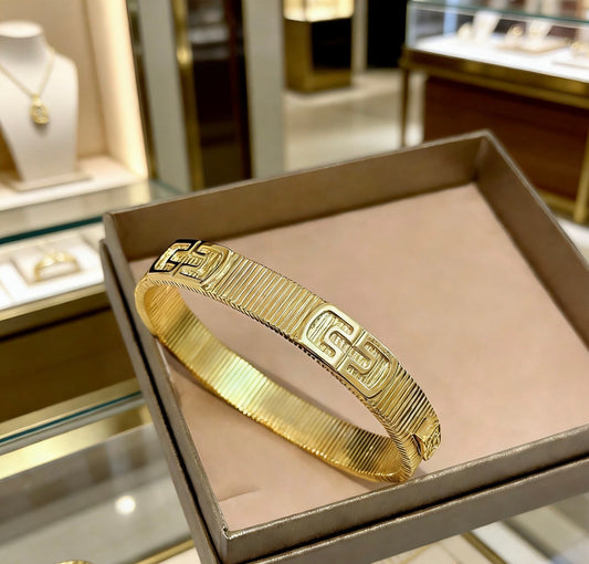 Serpentine Bangle in Polished Metal-Tone – Serpentine Detail – Design 009 main product view