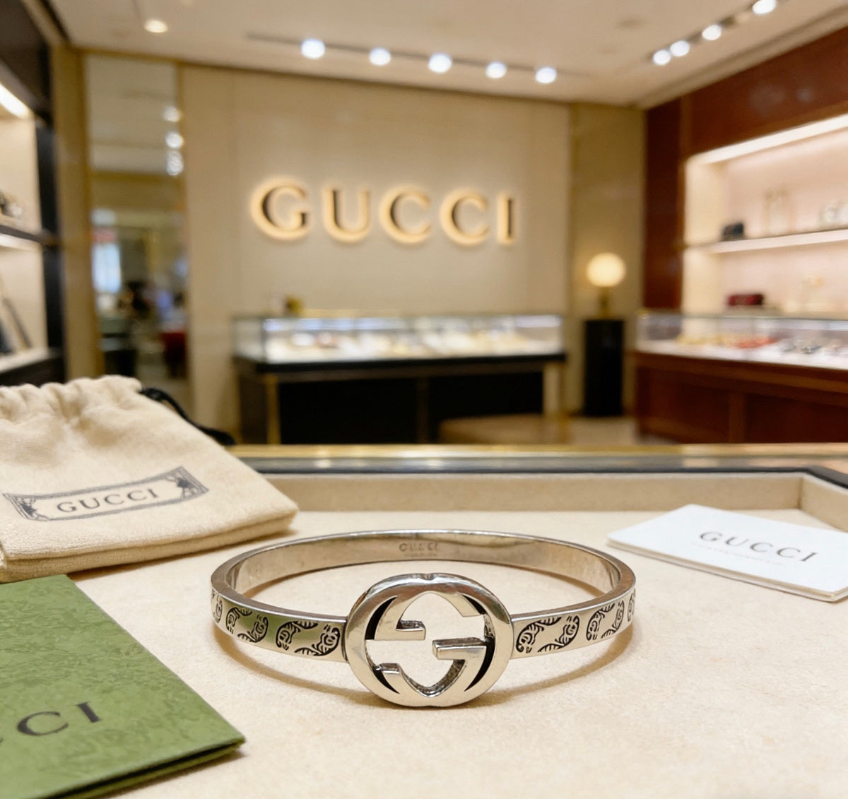 Double-G Emblem Bangle in Polished Metal-Tone – Design 008 close-up detail