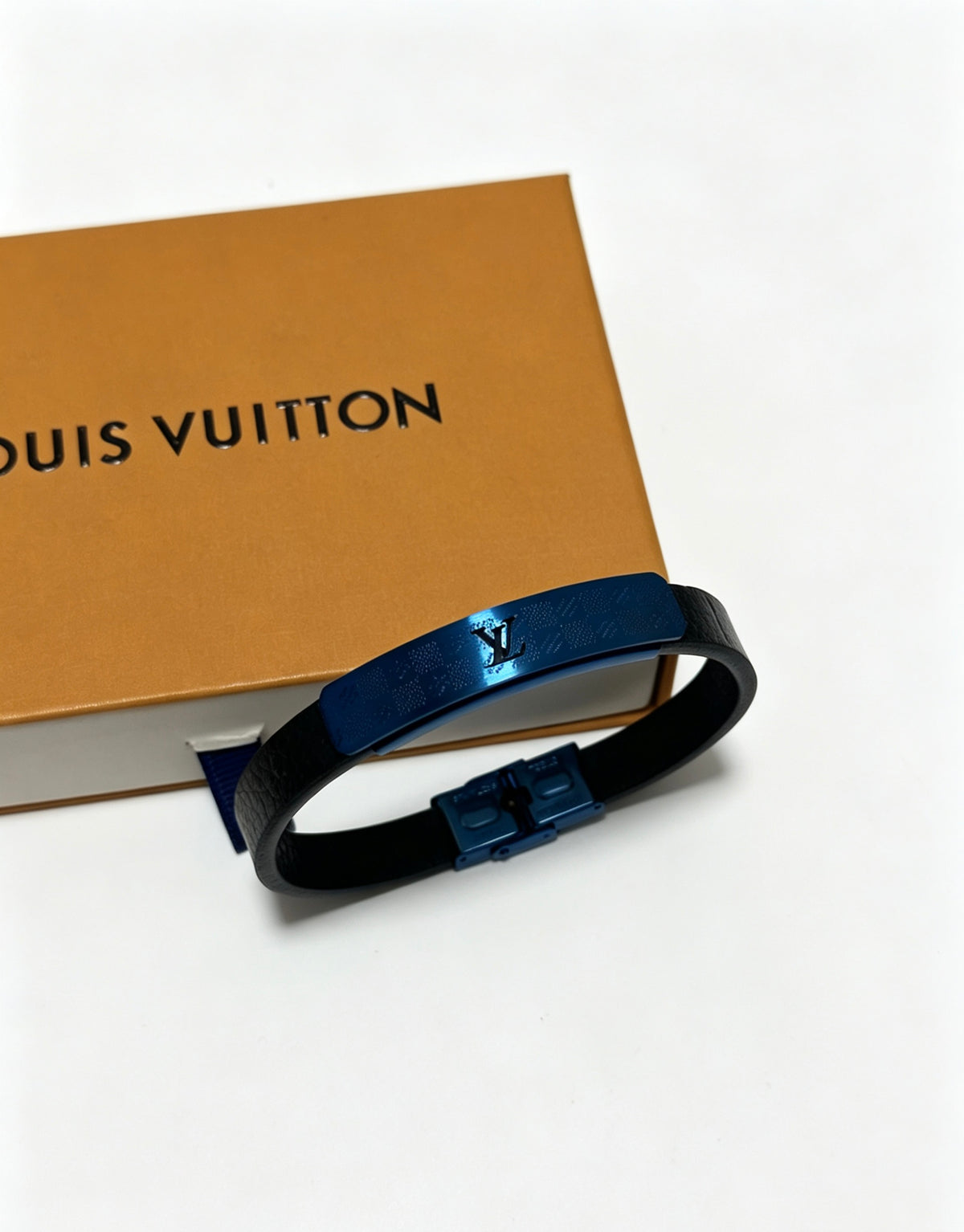 Chain Bangle in Silver-Tone – Blue Detail – Design 002 front product view
