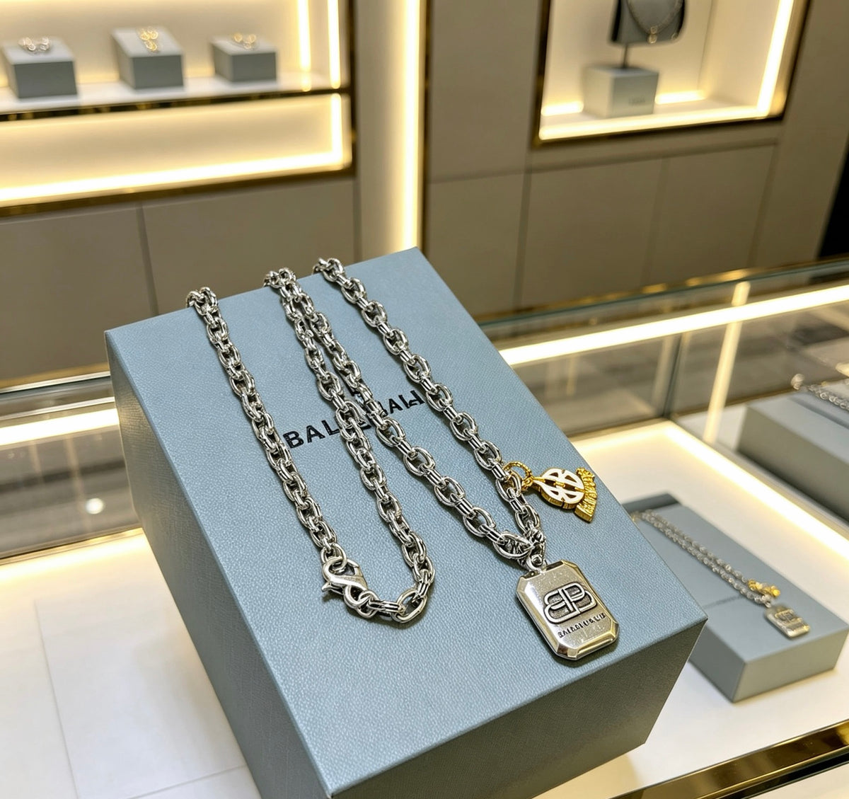 Geometric Emblem Pendant Necklace in Polished Metal-Tone – Vintage Detail – Design 006 side detail