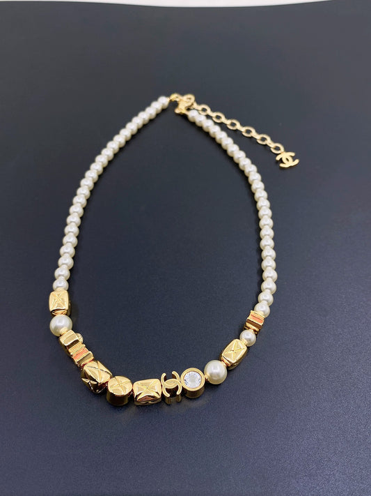 Pearl Pearl-Detail Pendant Necklace – Pearl Detail – Design 003 main product view