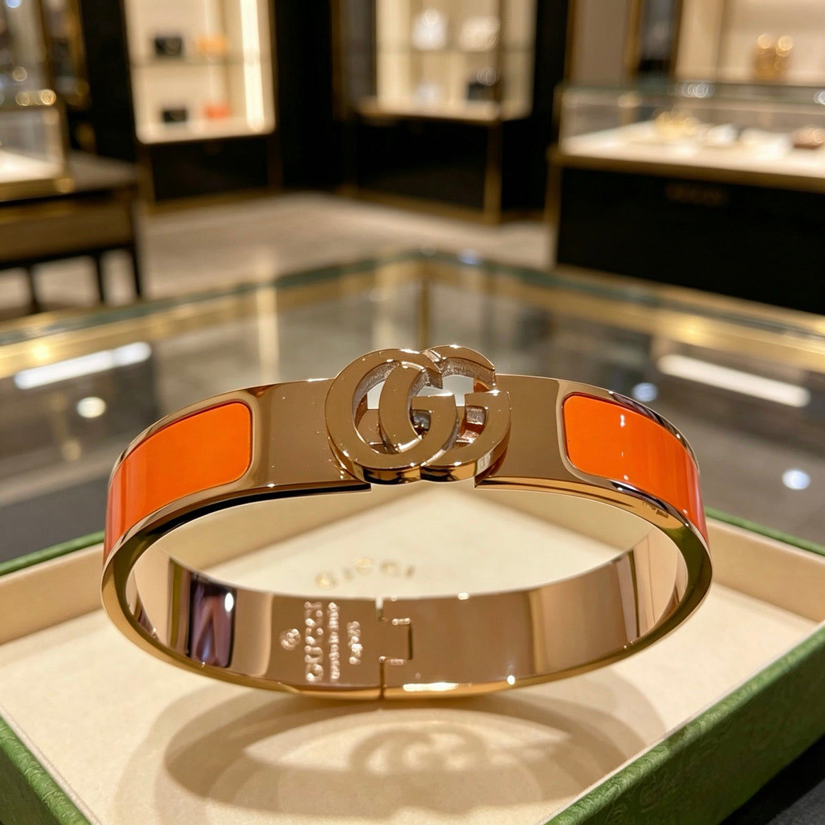 Double-G Emblem Bangle in Gold-Tone – Design 001 front product view