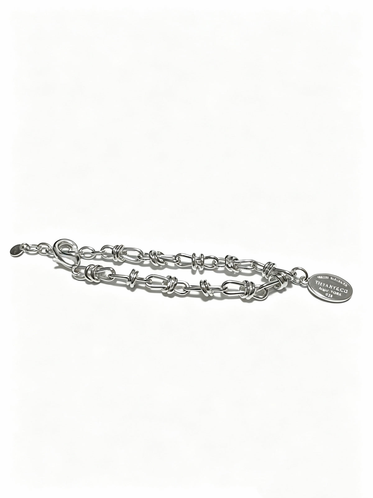 Signature Motif Bracelet in Silver-Tone – Vintage Detail – Design 03 detail view